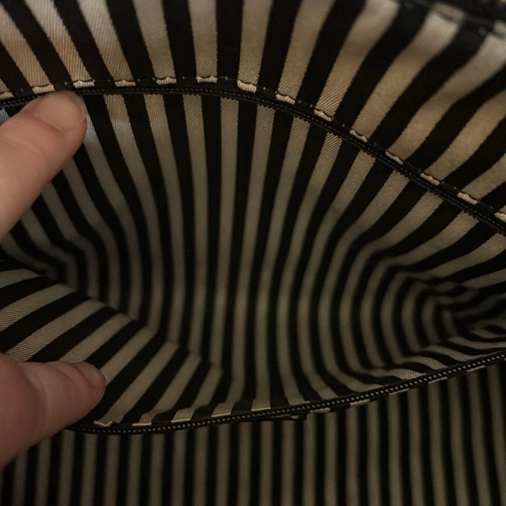 Kate Spade Black and White Textured Bag - Picture 10 of 12